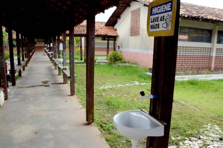 Contrato para capina e roçagem de escolas estaduais chega a R$ 41 milhões