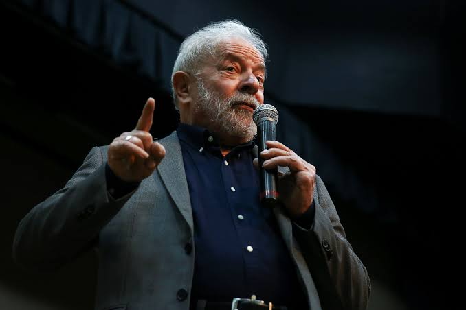 Datafolha: Lula venceria no 1º turno com 48% dos votos