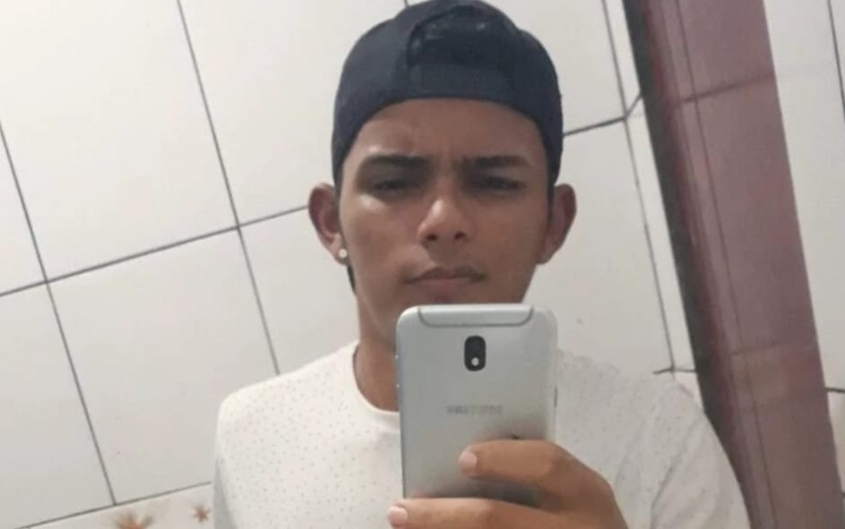 Colisão entre carro e moto mata jovem no sudeste do Pará