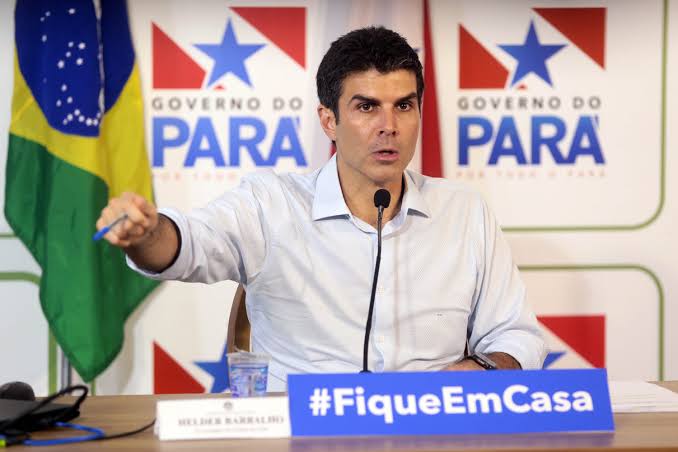 Helder assina lei que exige passaporte da vacina a servidores públicos
