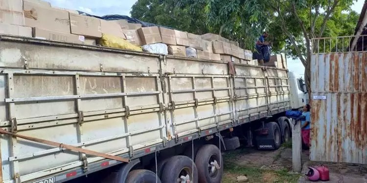 Fiscalização apreende 15 mil pares de calçados com destino a Marabá