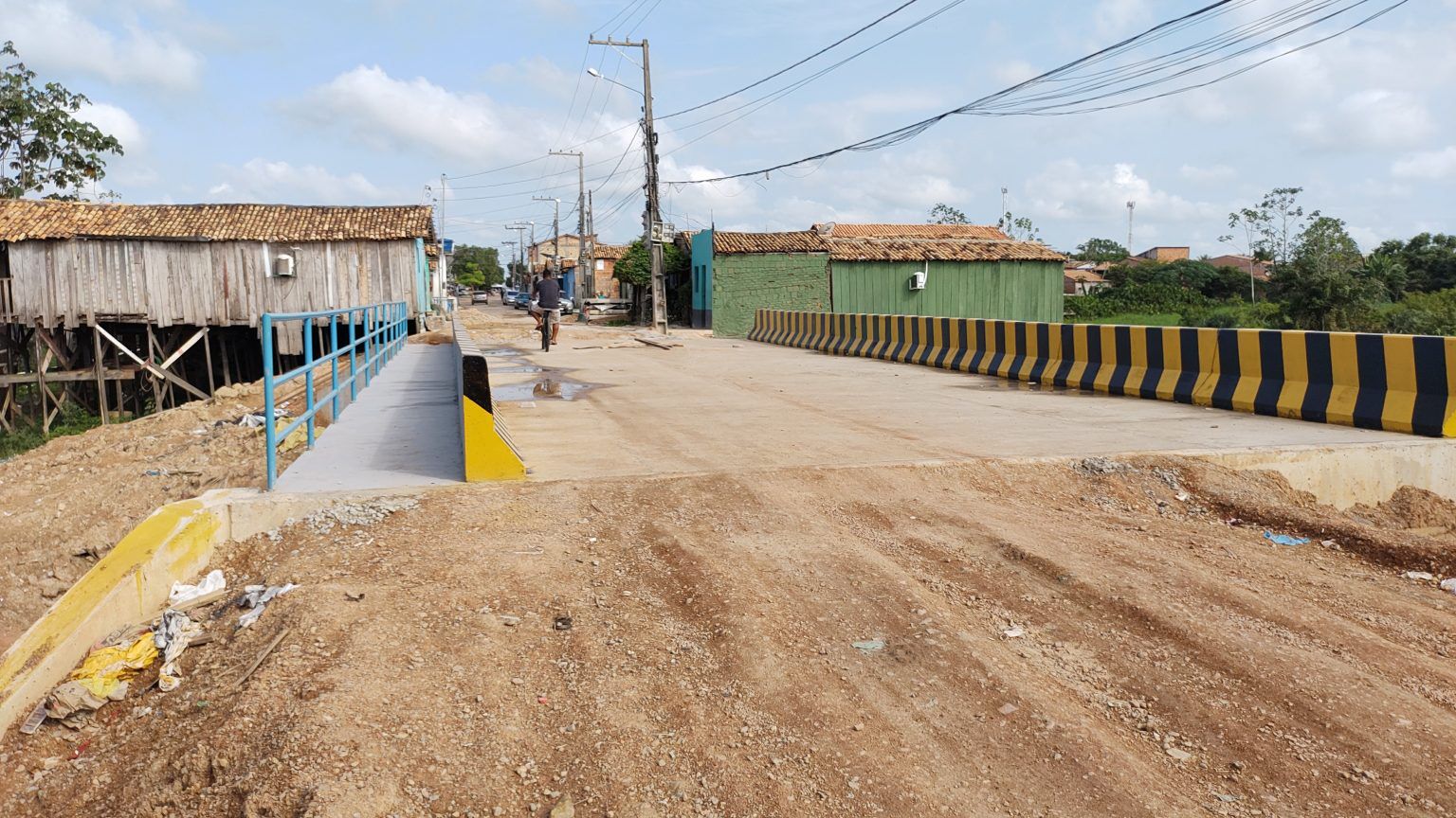 Prefeitura entrega ponte de concreto na Vila do Rato