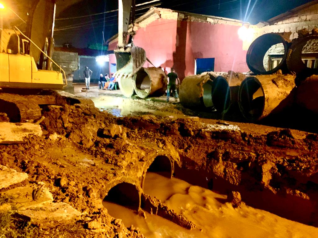Após alagamentos, prefeitura corre para limpar bueiros em Marabá