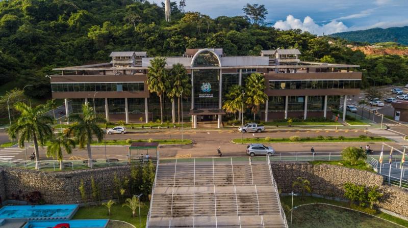 Prefeitura nega vínculo com professor preso por abuso sexual