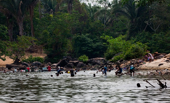 Menina de 13 anos sofre estupro coletivo em aldeia indígena