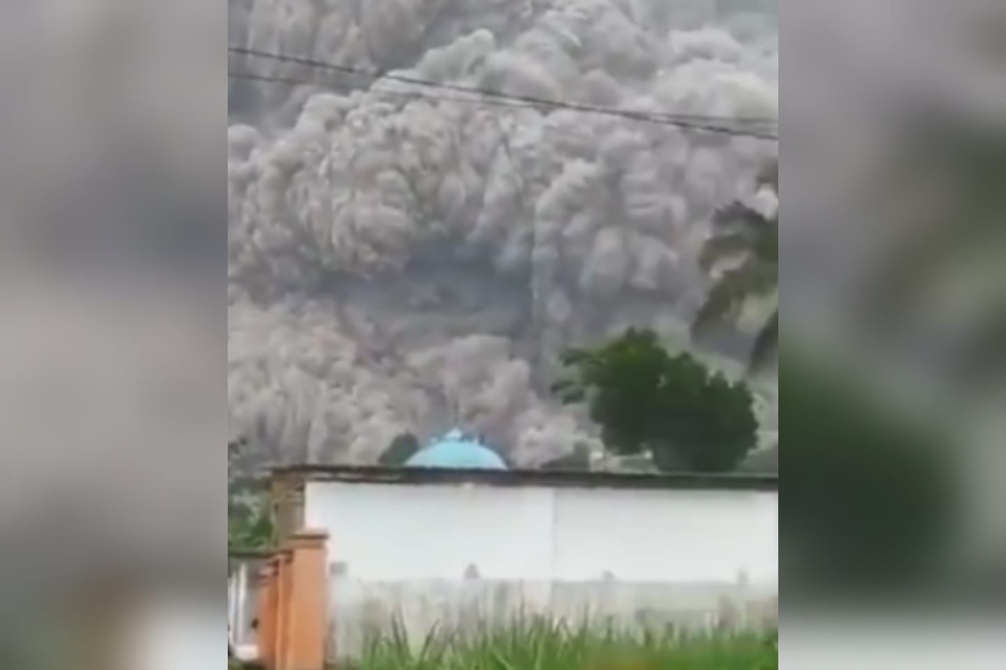 Erupção de vulcão deixa um morto na Indonésia; veja vídeo