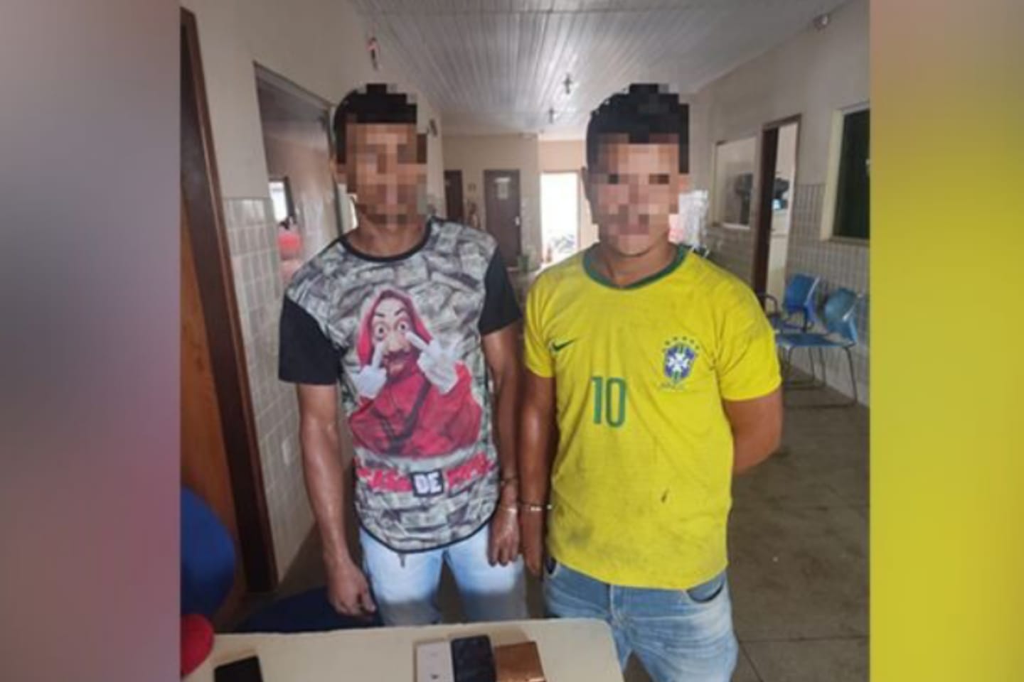 Dupla armada é presa com iPhones roubados em Eldorado