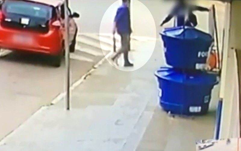 Motorista de app ameaça passageiro com facão por causa do preço da corrida