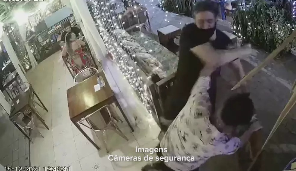Funcionário de restaurante leva soco ao pedir comprovante de vacinação no Pará