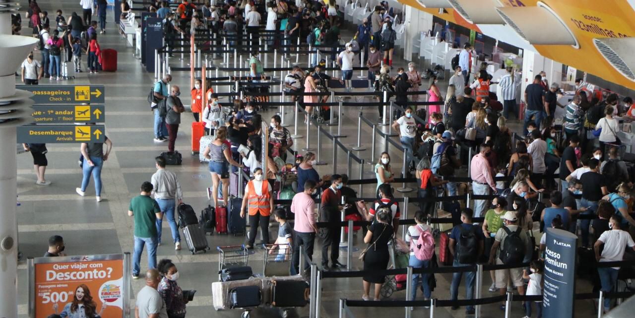 Cadela morre após passar calor dentro de avião no Pará