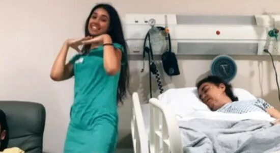Jovem gera revolta ao gravar TikTok com a mãe com câncer