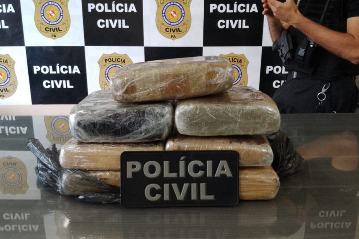 Jovem é presa ao embarcar com 7 quilos de drogas no oeste do Pará