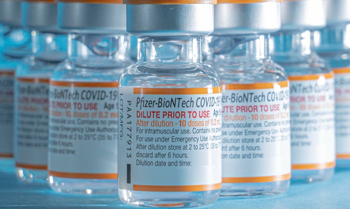 1,8 milhões de doses da vacina pediátrica da Pfizer chegaram ao Brasil nesta segunda