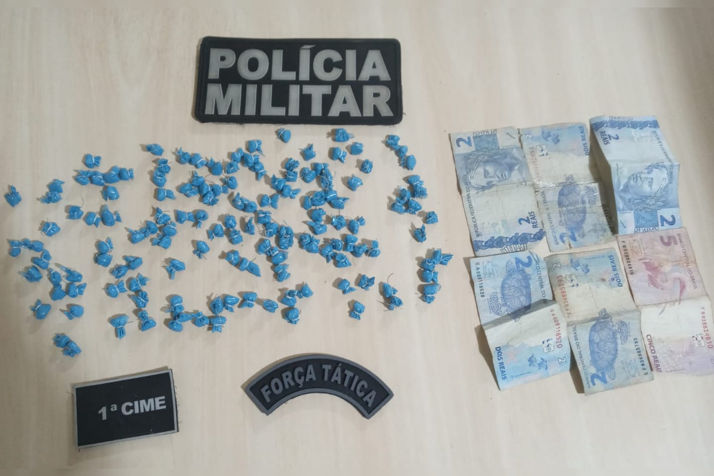 PM apreende garrafa com 135 papelotes de crack em Marabá