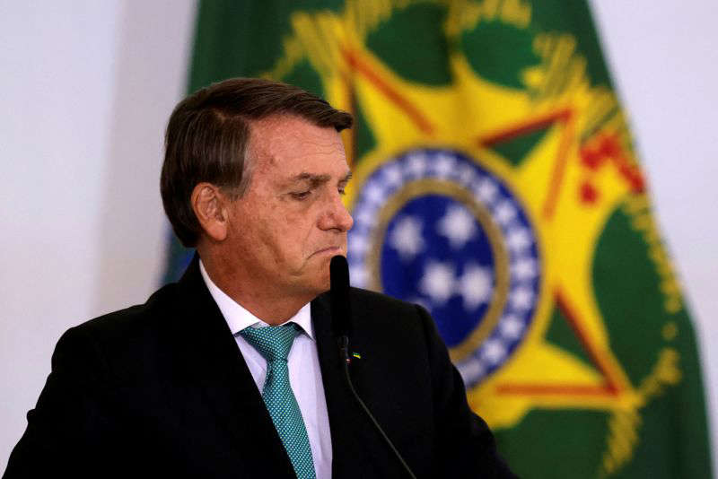 Gastos de cartões corporativos de Bolsonaro ultrapassam de Dilma e Temer
