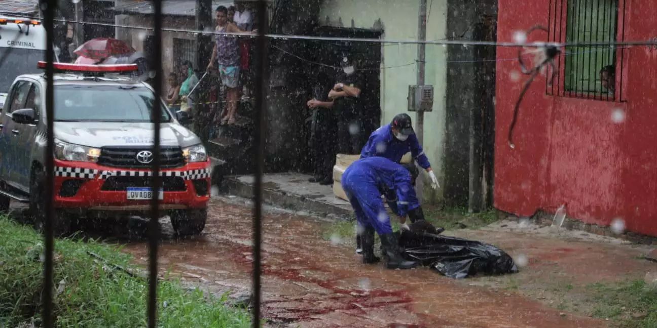 Pai assiste filho sendo assassinado a tiros no Pará