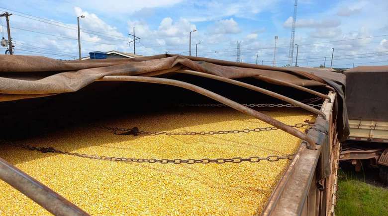 Fiscalização apreende carga irregular com 74 toneladas de milho em Marabá