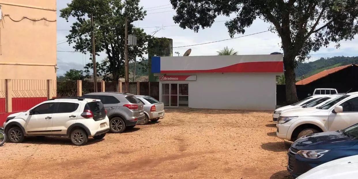 Criminosos invadem banco e saqueiam caixas eletrônicos no sudeste do Pará