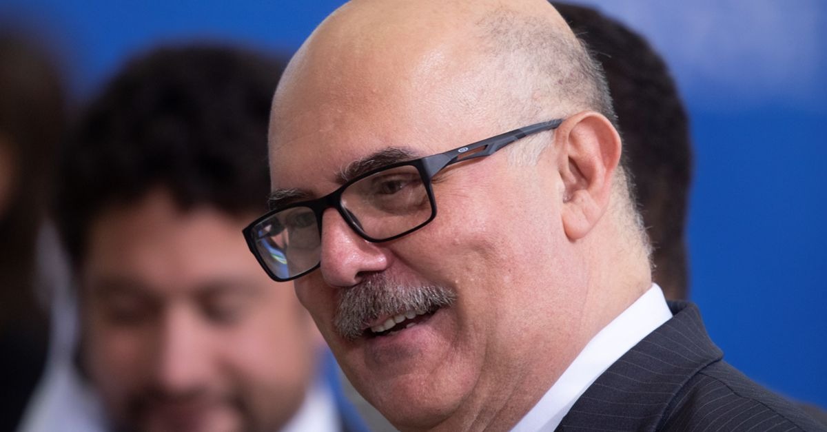 Ministro da Educação é denunciado ao STF pelo crime de homofobia