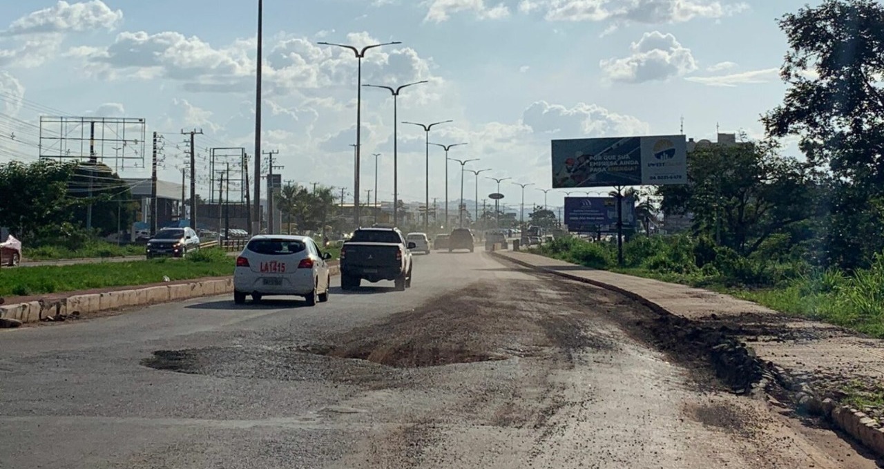 Condutores sofrem com a buraqueira nas vias urbanas de Parauapebas