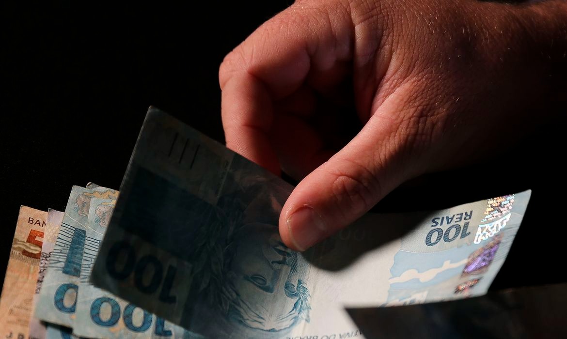Atividade econômica cresce 4,5% em 2021, diz Banco Central