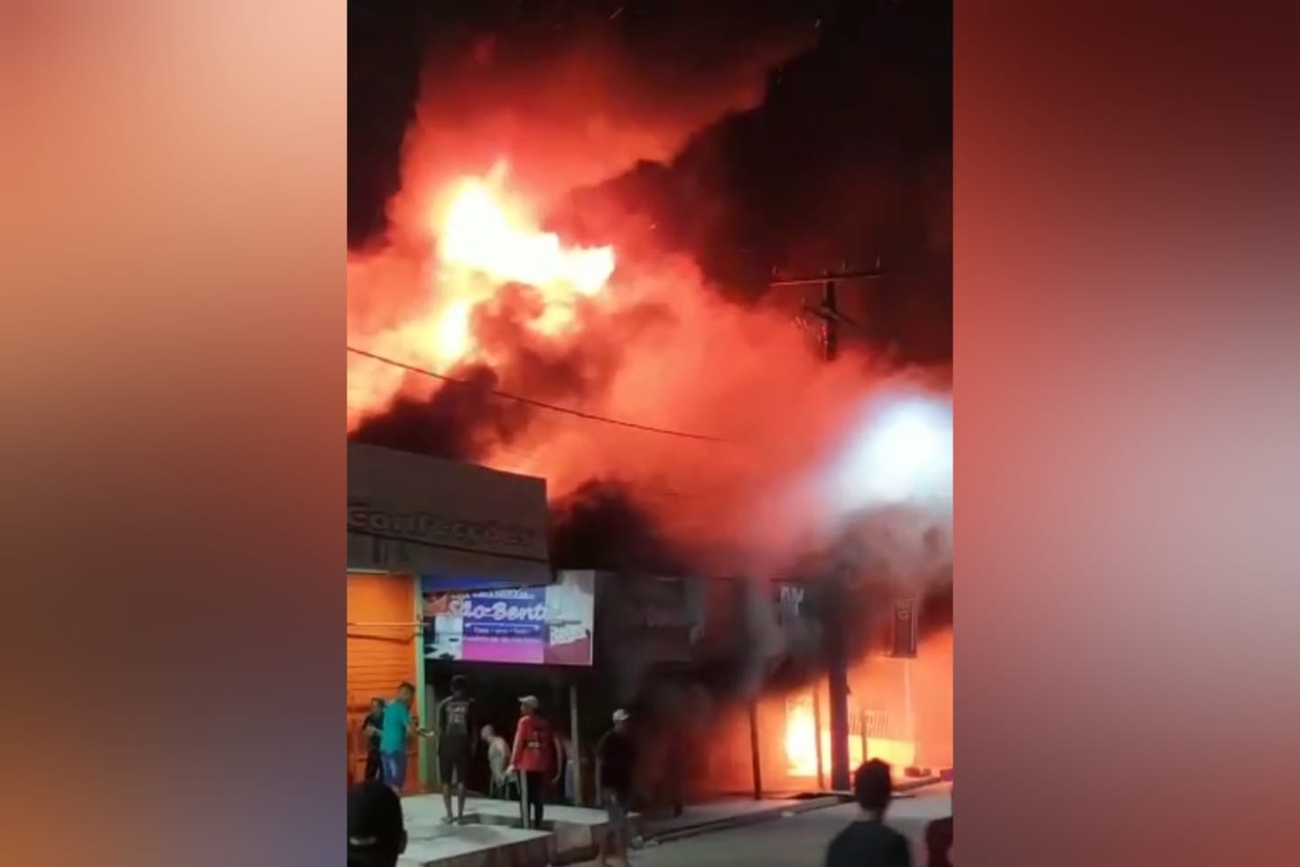 Centro comercial é tomado por incêndio no sudoeste do Pará