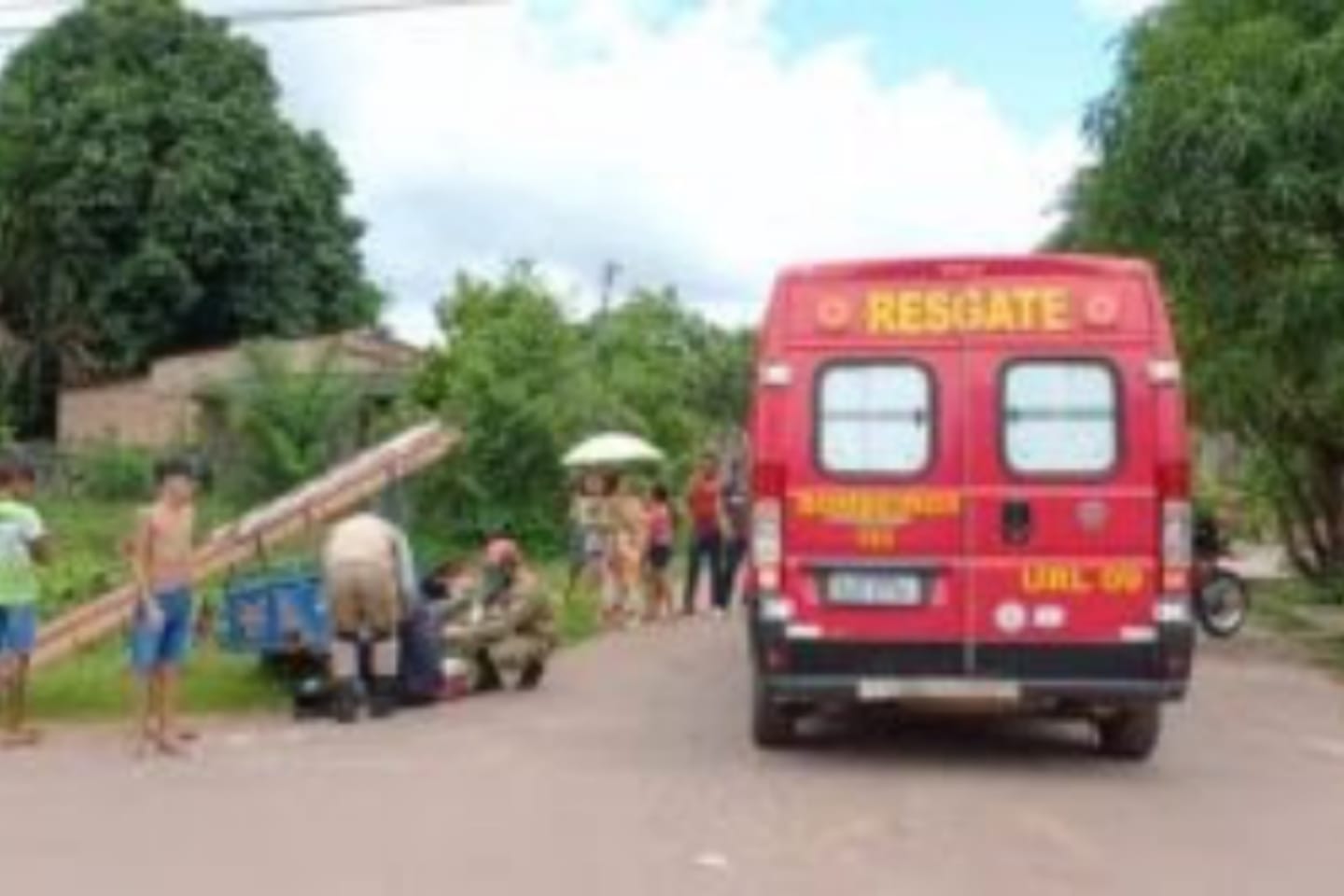 Colisão entre caminhão e moto deixa condutor ferido no interior do Pará