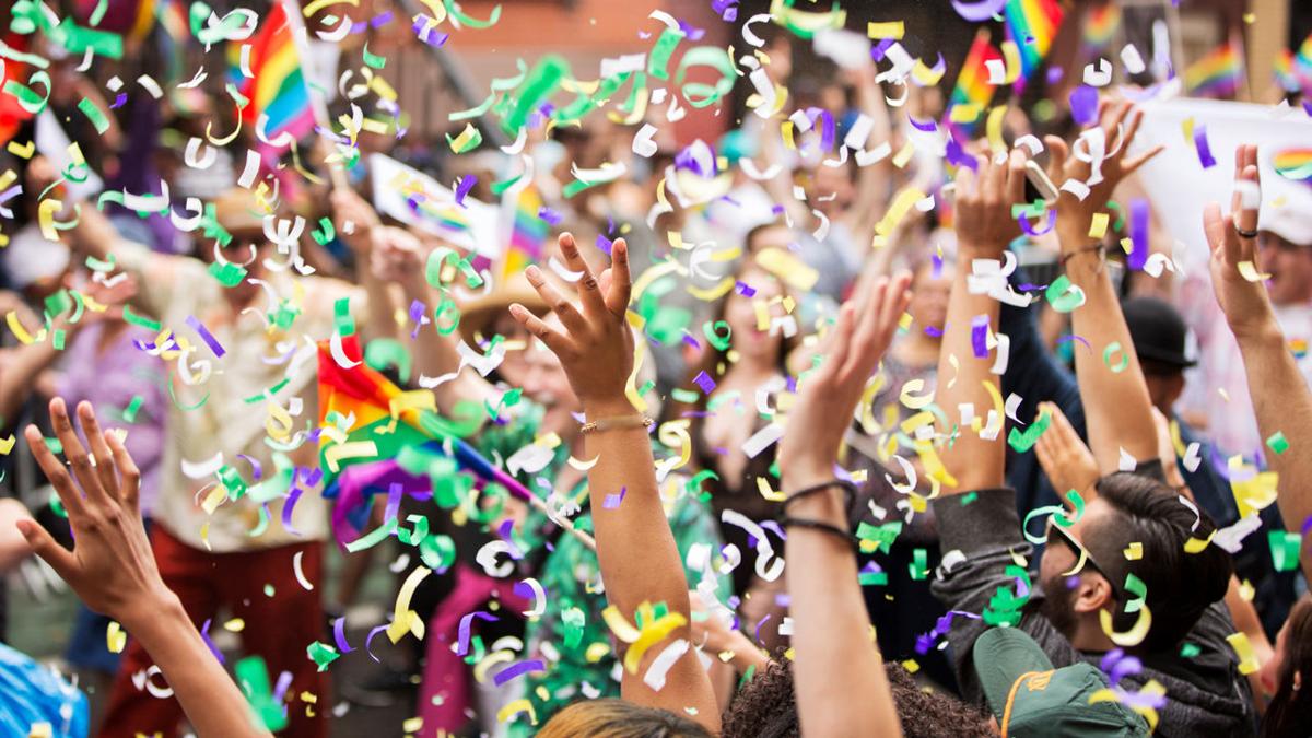 Clube social do Sindecomar realiza festa de carnaval para sócios