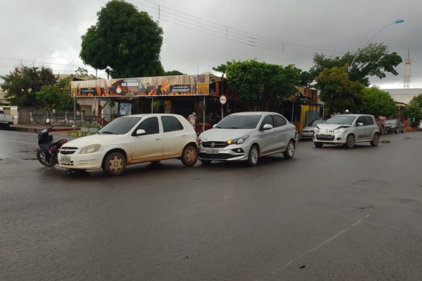 Mototaxista provoca acidente ao tentar fazer ultrapassagem no oeste do Pará