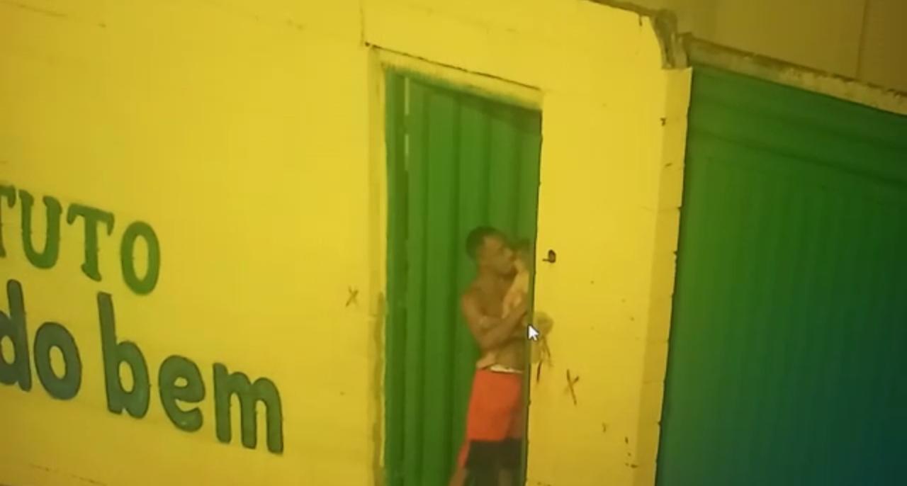 VÍDEO: Homem se masturba e beija bebê na boca em Parauapebas