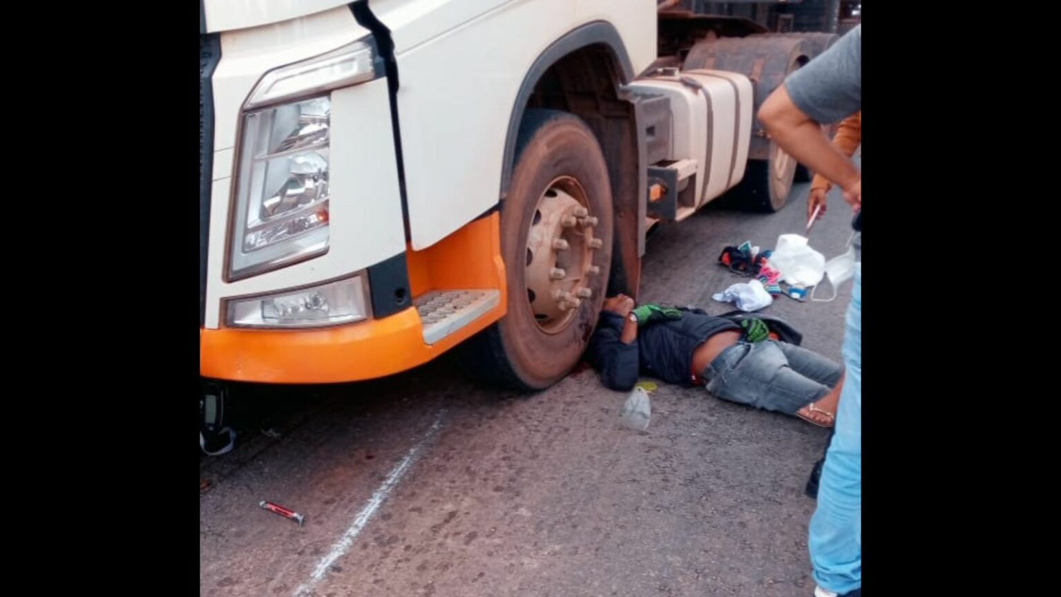 Motociclista morre embaixo de pneu de carreta entre Marabá e Eldorado