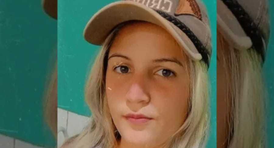 Mulher morre após sofrer acidente de moto com filhas na garupa