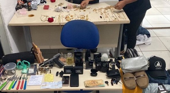 Jovem é preso com joias roubadas e arma de fogo no sul do Pará