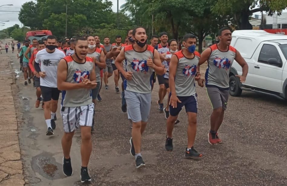 Concursados da PM realizam protesto inusitado contra Helder Barbalho em Marabá