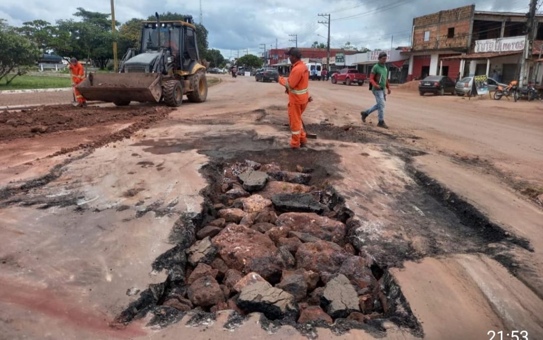 Operação tapa-buraco percorre ruas de Marabá