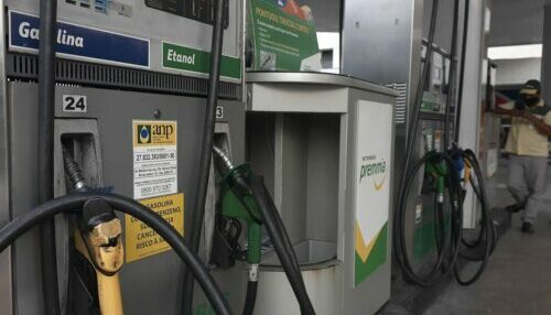 Gasolina chega a R$ 11,56 no Acre: “Ou pagamos combustível ou a carne”