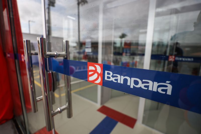 Bancos retomam atendimento ao público após o feriado