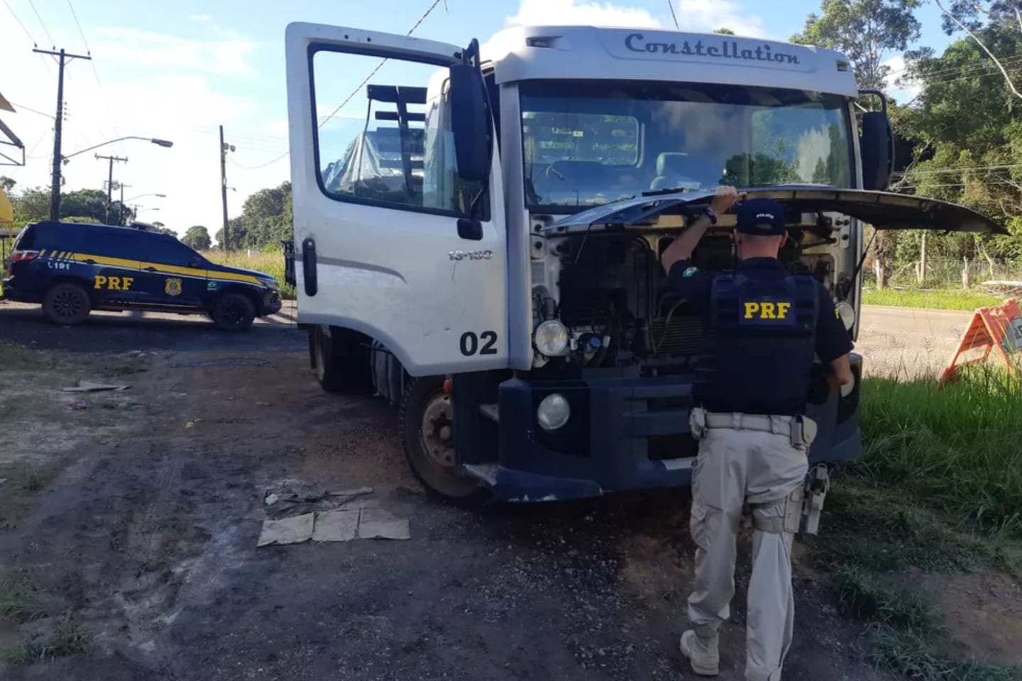 Caminhão com registro de roubo é apreendido pela PRF no oeste do Pará