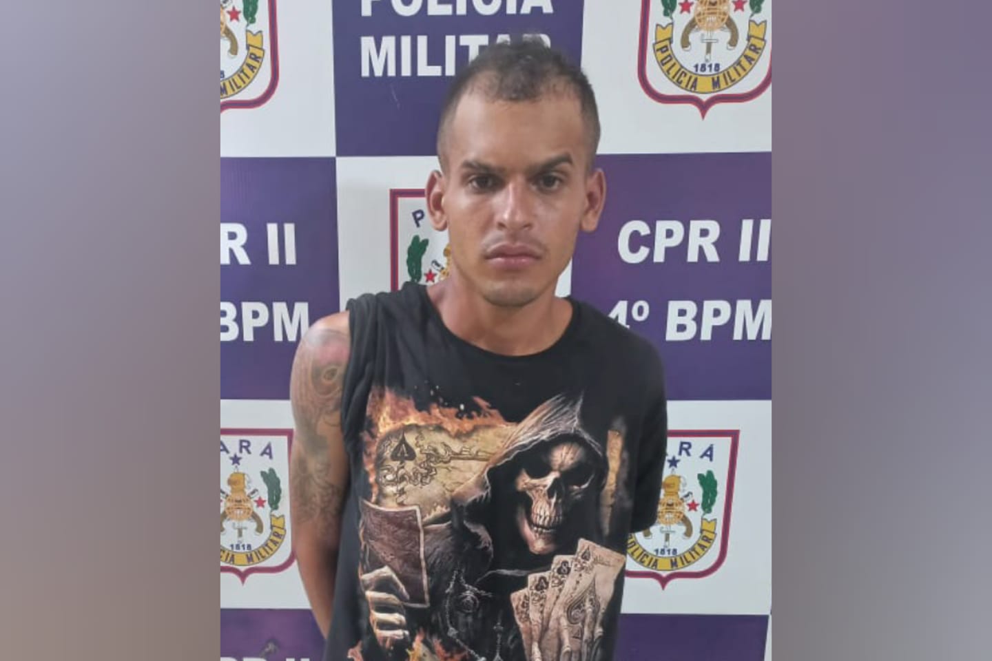 Homem é flagrado por câmeras ao roubar celular em Marabá