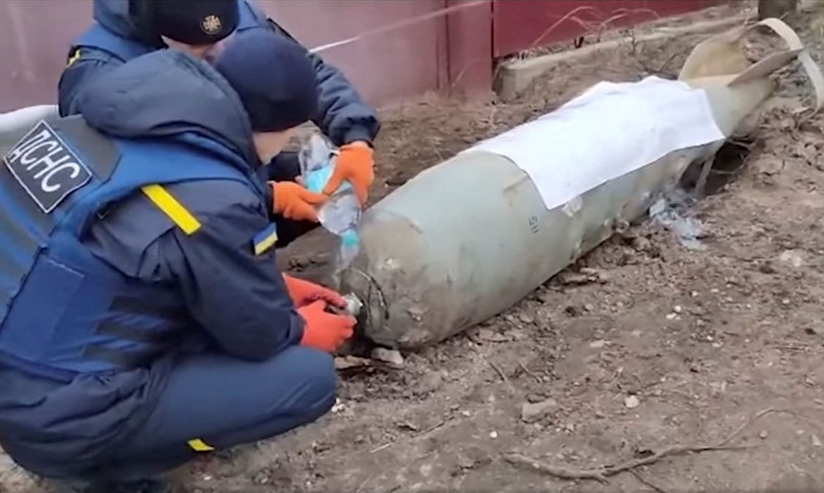 Ataques da Rússia impedem retirada de civis na Ucrânia