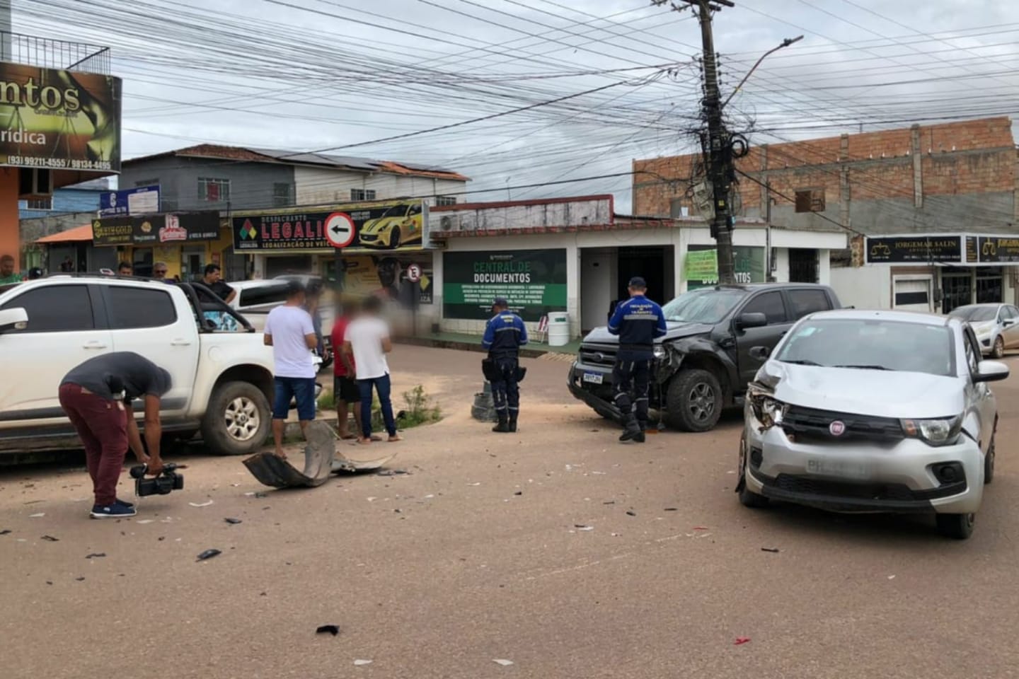Colisão entre três veículos deixa mulher ferida no sudoeste do Pará