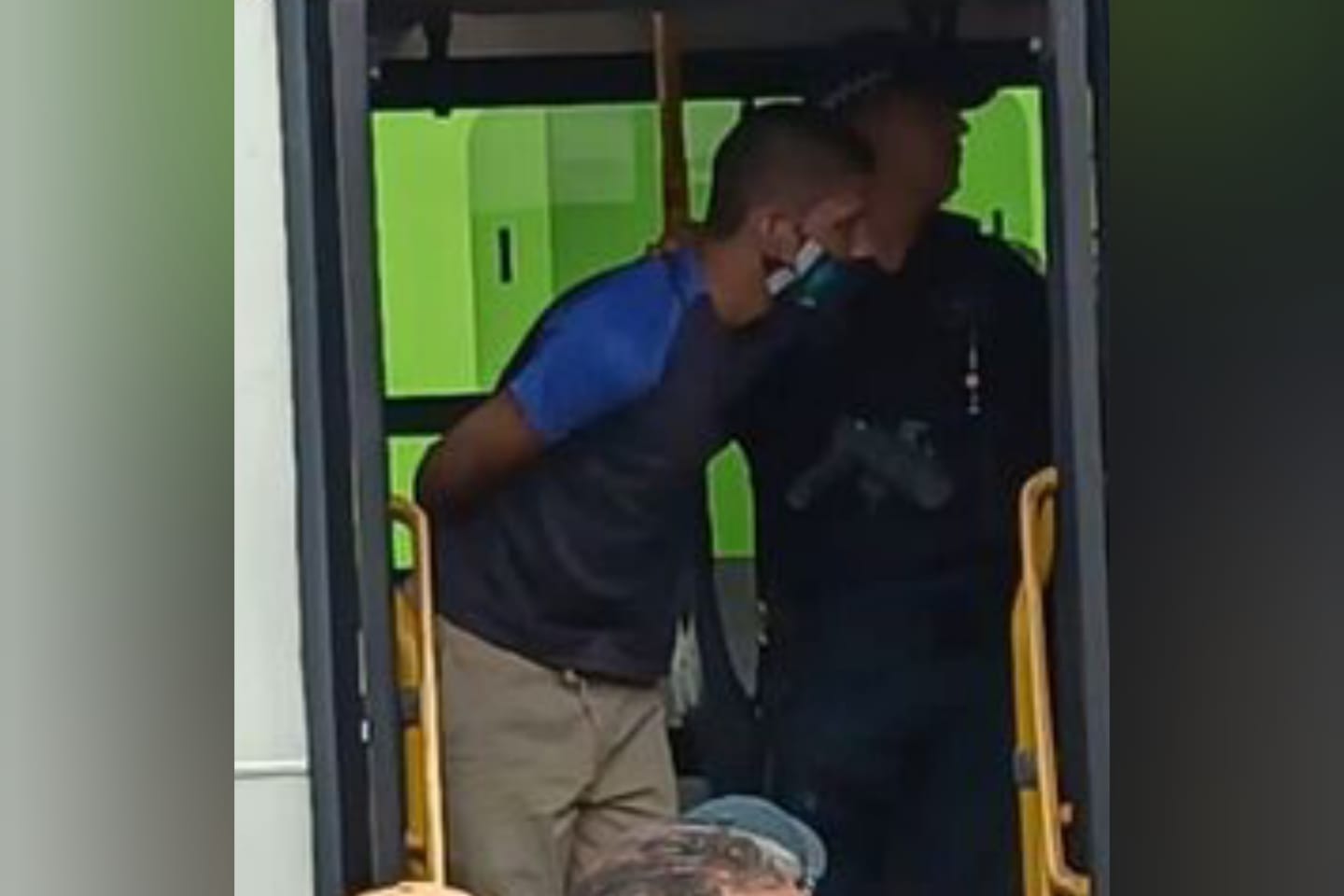 Suspeito armado com faca é preso durante assalto a ônibus no Pará