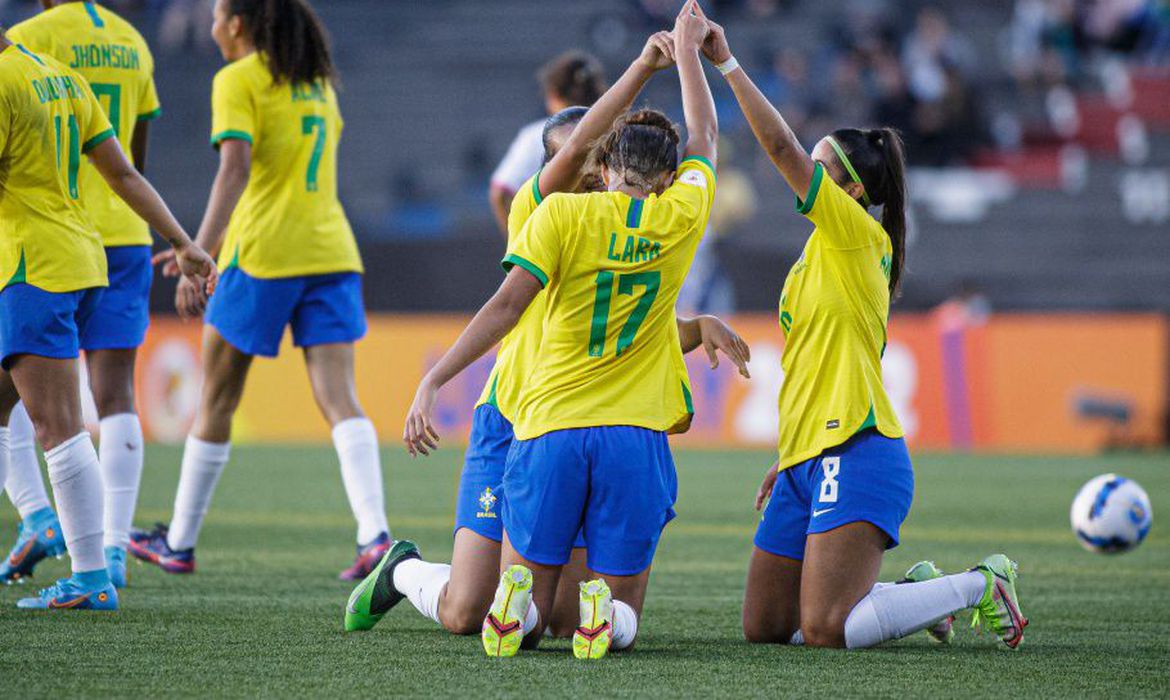 Futebol feminino: Brasil decide Sul-Americano Sub-17 com a Colômbia
