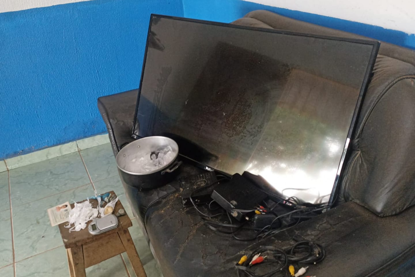 Polícia apreende TV roubada e drogas na zona rural de Marabá