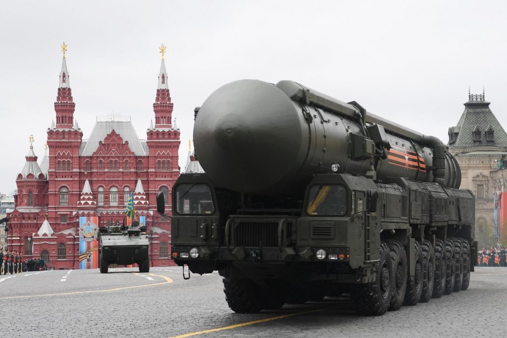 Rússia admite usar armas nucleares caso esteja em risco
