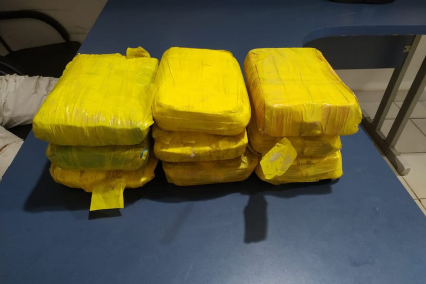 PRF apreende 9 kg de drogas em painel de veículo no nordeste do Pará