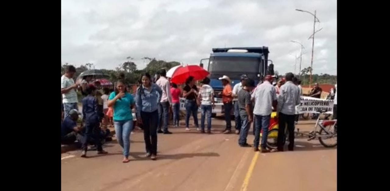 Manifestantes bloqueiam entrada de aeroporto no interior do Pará