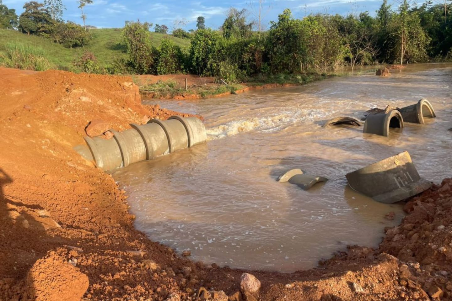 Sevop restabelece tráfego em estrada na zona rural de Marabá