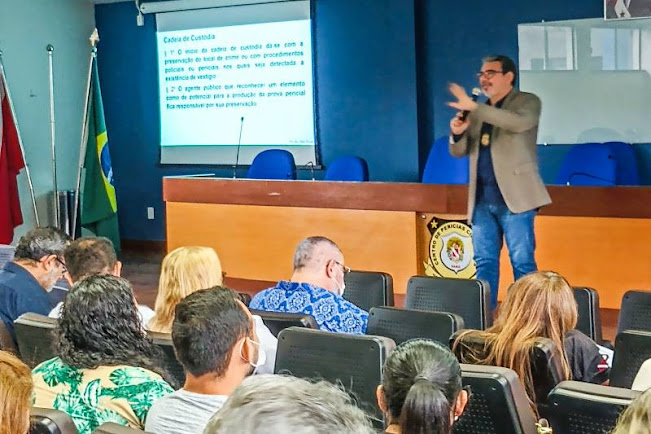 Peritos criminais do Pará discutem implantação da cadeia de custódia