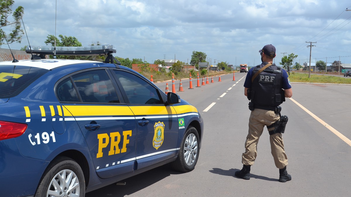 PRF prende motorista por transporte ilegal de combustível em Marabá